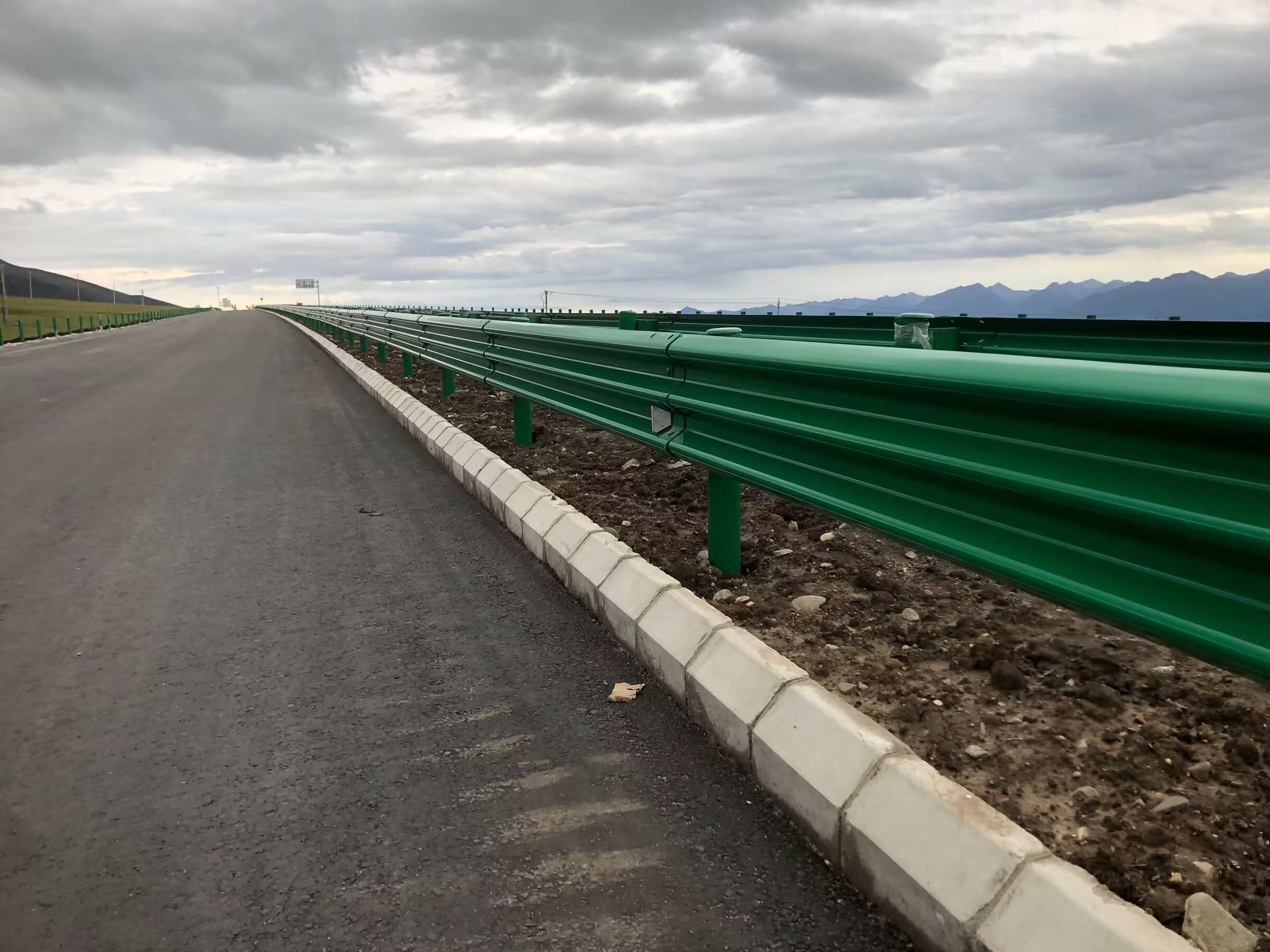 上虞市乡村公路波形护栏高速公路波形护栏 - 推荐